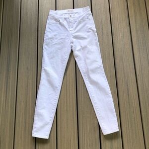 Madewell 9” High Riser Skinny Skinny White Jeans with some stretch Size 26